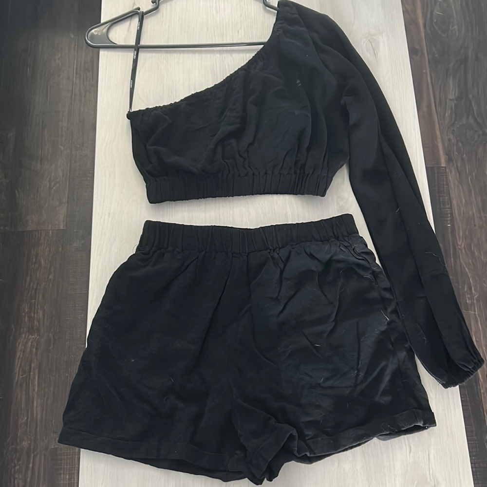 2 Piece Set - Picture 2 of 4